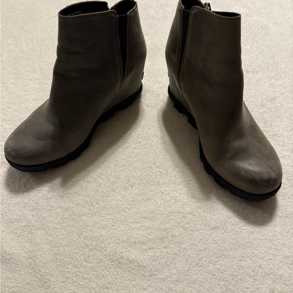 Sorel Joan of Arctic Wedge II Ankle Boot Womens 10 Green Leather Side Zip Winter - Picture 3 of 7